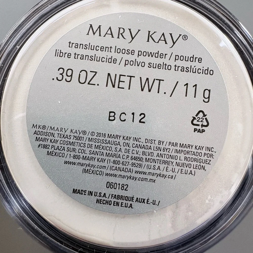 Mary Kay Translucent Loose Powder | 11g - Picture 3 of 3